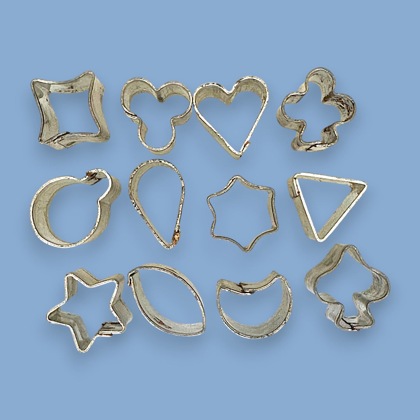Vintage Miniature Cookie Cutter Set – 11 Shapes in Tin Case