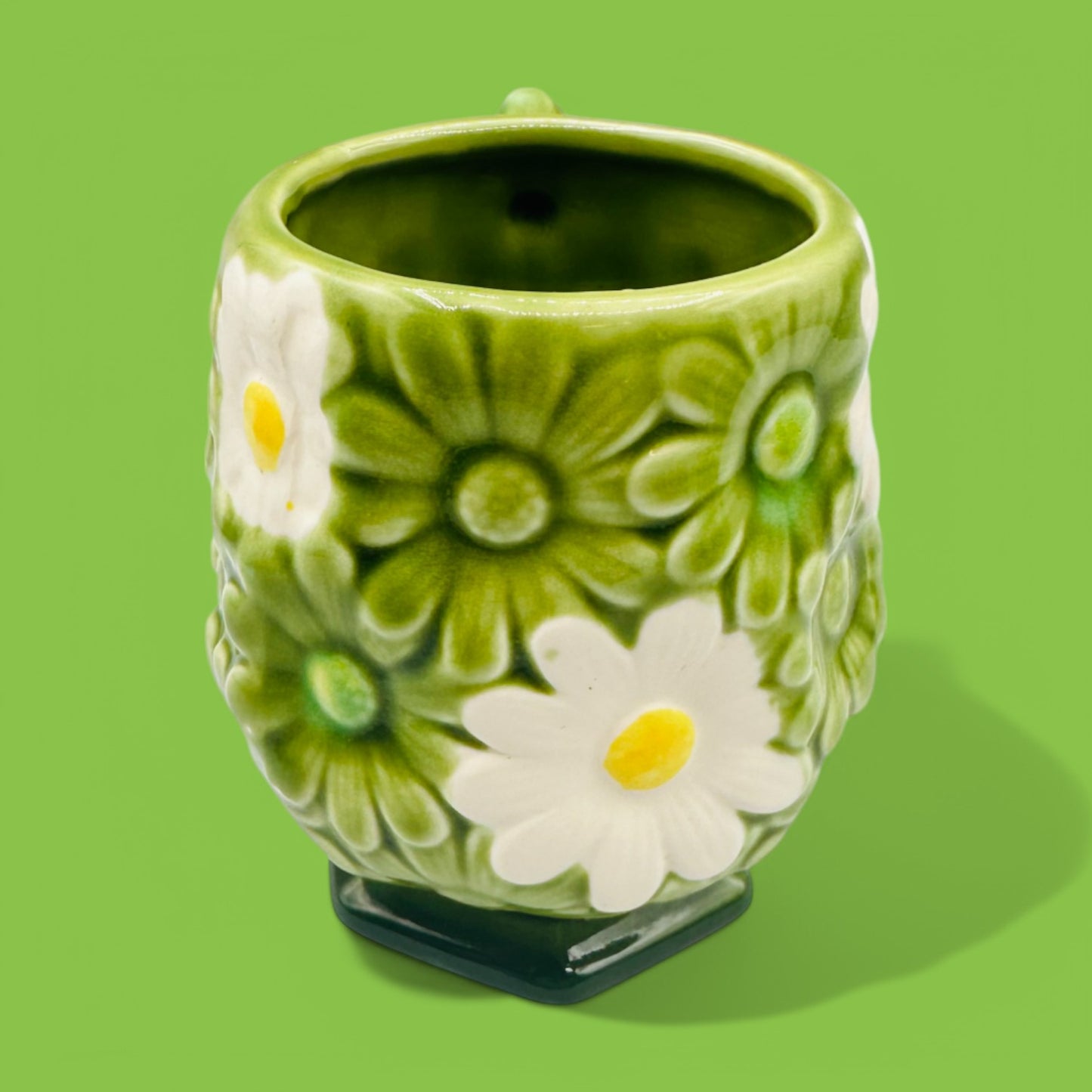 Vintage Fred Roberts Co. Green Daisy Earthenware Mug - Replacement Mug with vibrant green glaze and white daisies.