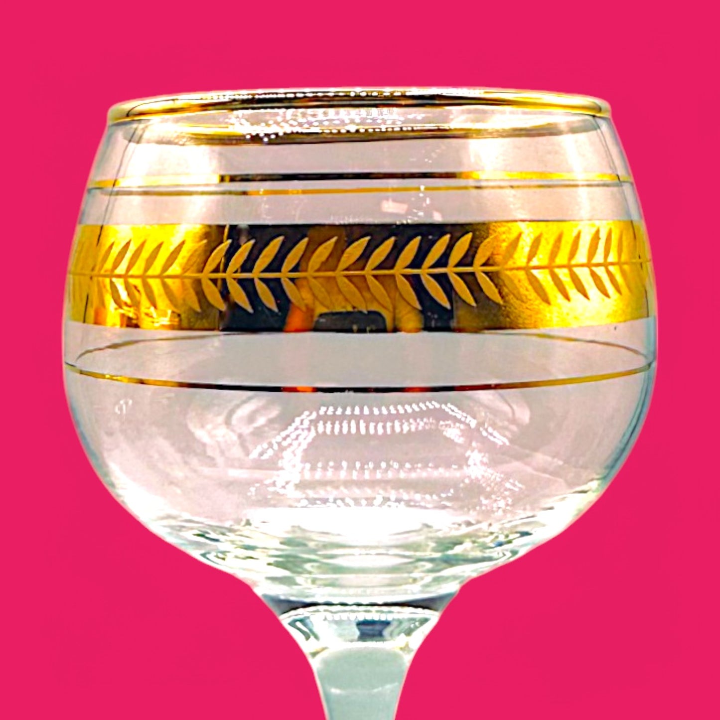 Vintage Hock Wine Glasses Set of 4 – 1950s Gilt Gold Leaf Band – 150ml