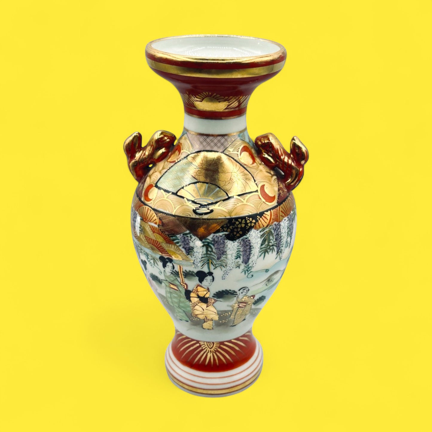 Meiji Period hand-painted Kutani vase with foo dog handles 25 cm tall