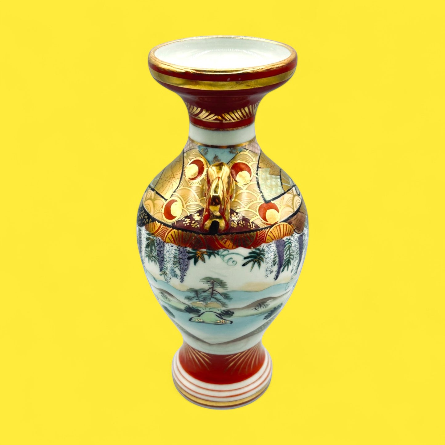 Meiji Period hand-painted Kutani vase with foo dog handles 25 cm tall