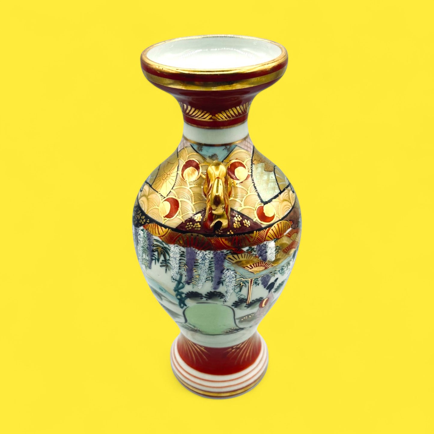 Meiji Period hand-painted Kutani vase with foo dog handles 25 cm tall