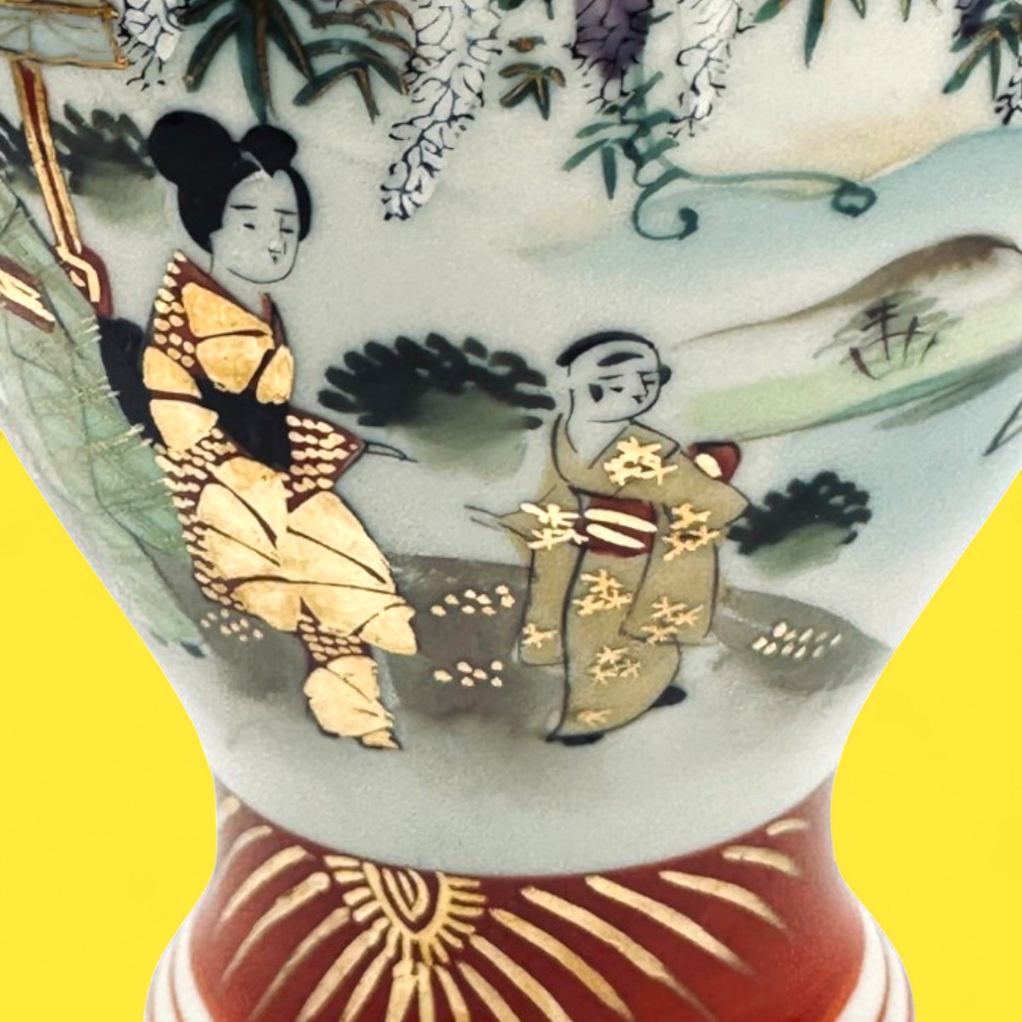 Meiji Period hand-painted Kutani vase with foo dog handles 25 cm tall