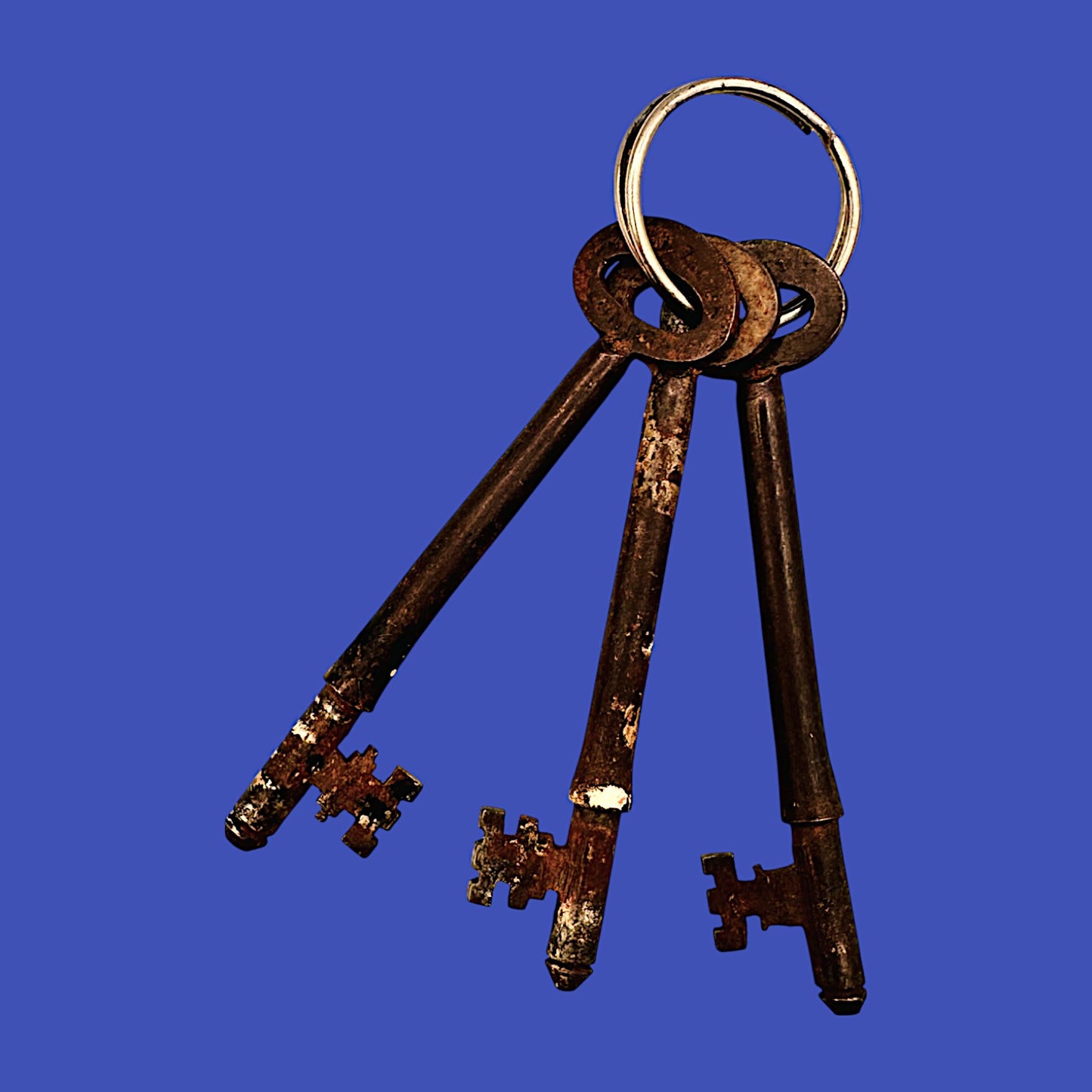Antique Skeleton Key Ring With Three Keys – 1800s Oddity