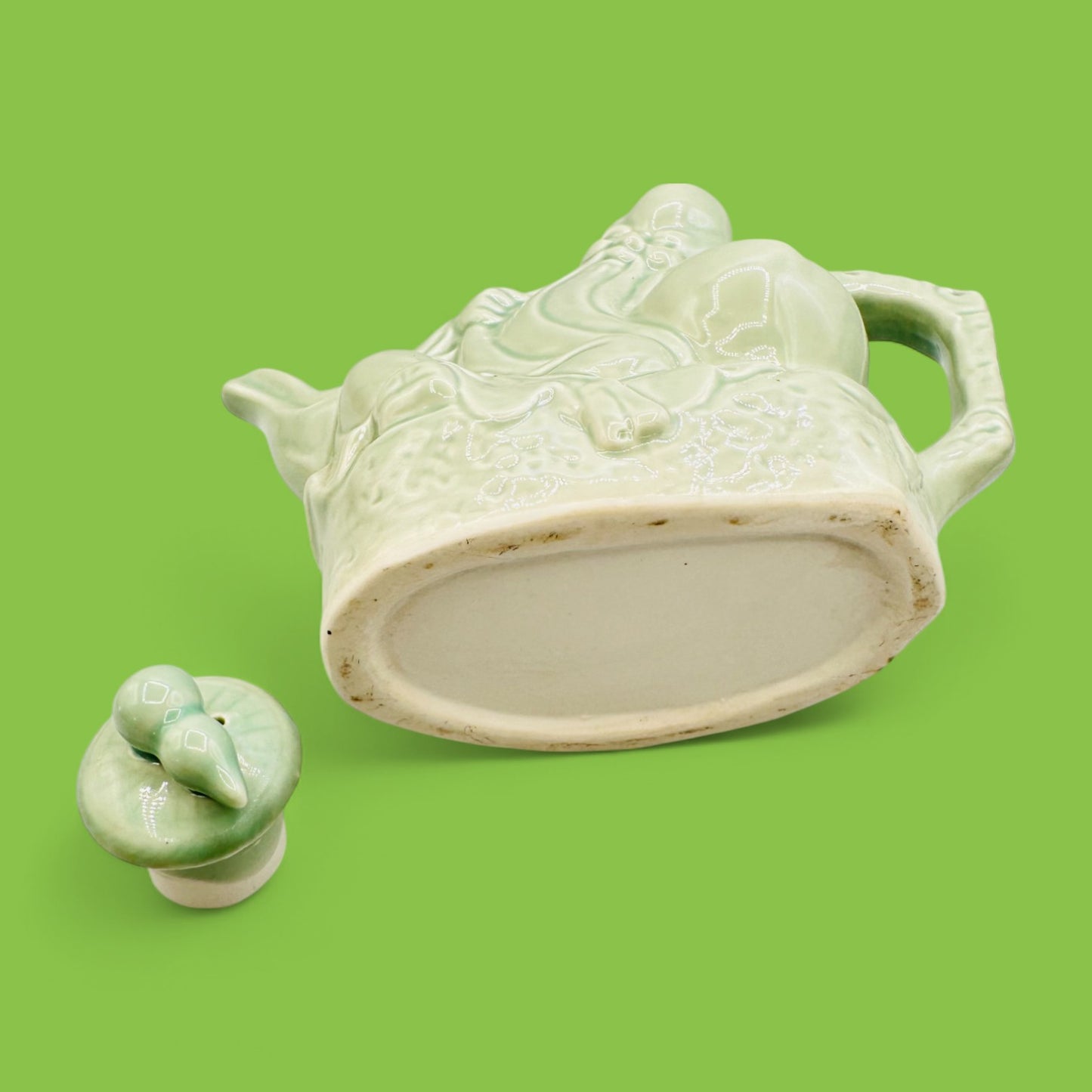 Green Chinese Teapot – Celadon Glazed Shòu (寿) Figure Design
