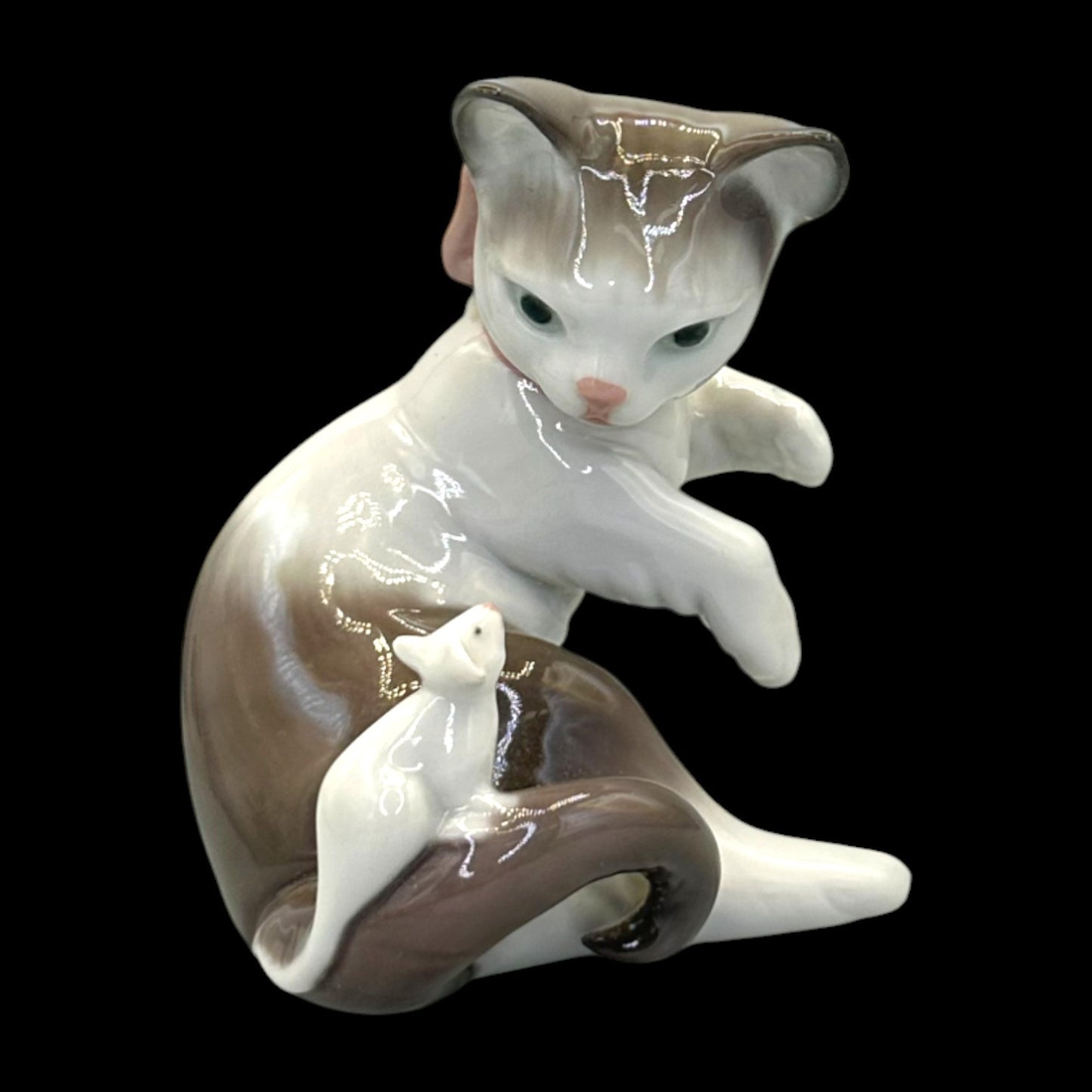 Lladro "Cat and Mouse" Porcelain Figurine – Model 5236, Vintage 1980s