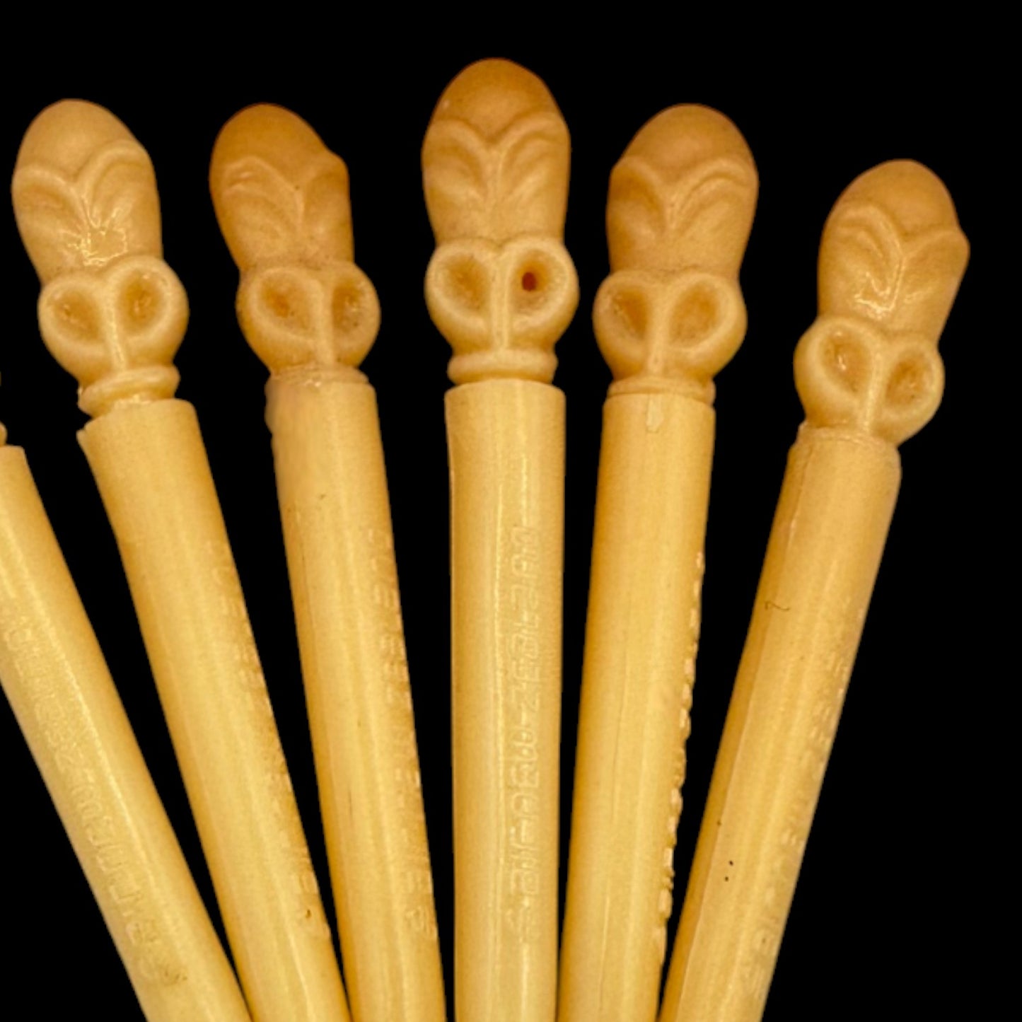 Vintage Air New Zealand Maori-Style Plastic Toothpicks – 1970s Airline Memorabilia