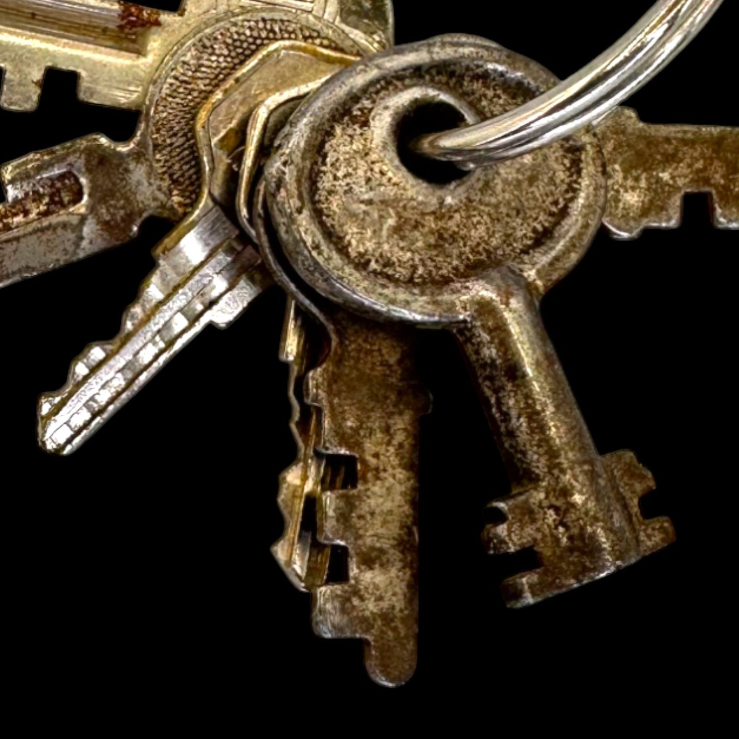 Vintage Keys on a Ring #143 Tag