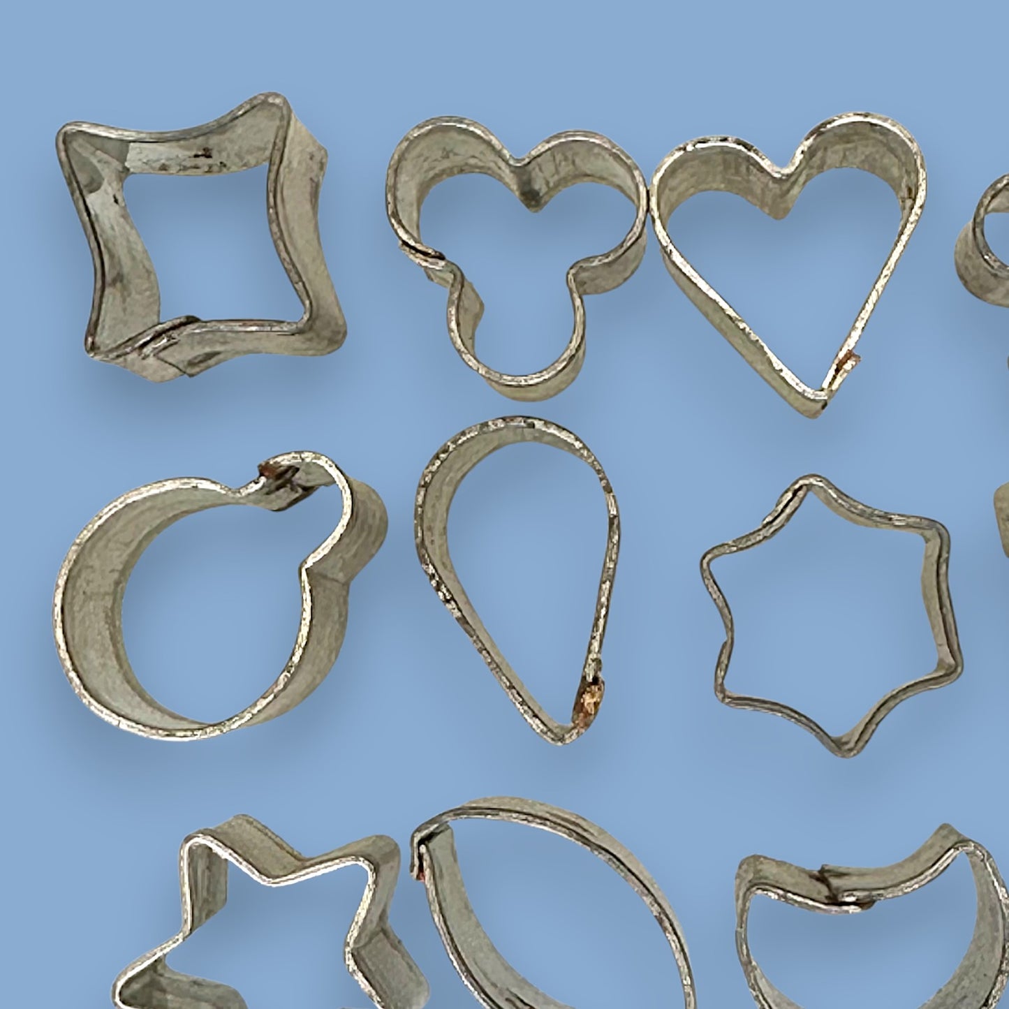 Vintage Miniature Cookie Cutter Set – 11 Shapes in Tin Case