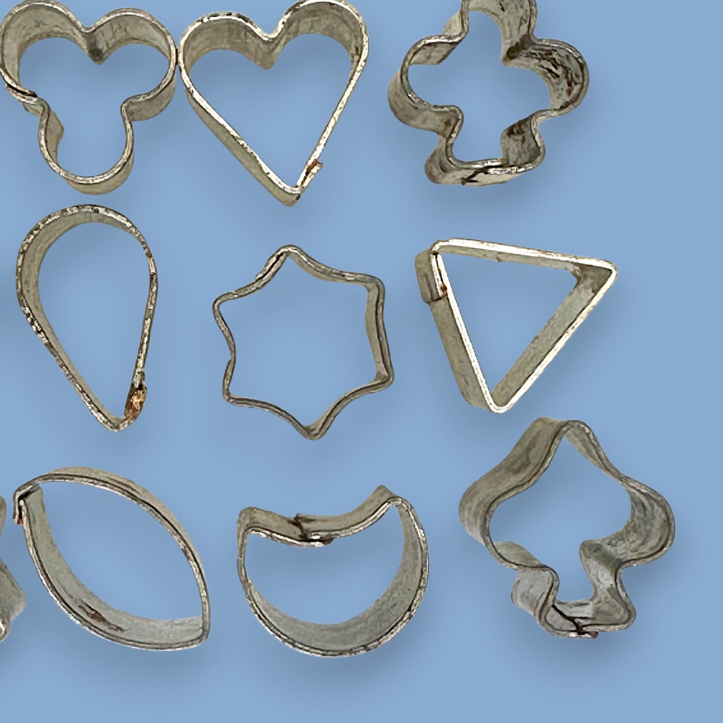 Vintage Miniature Cookie Cutter Set – 11 Shapes in Tin Case