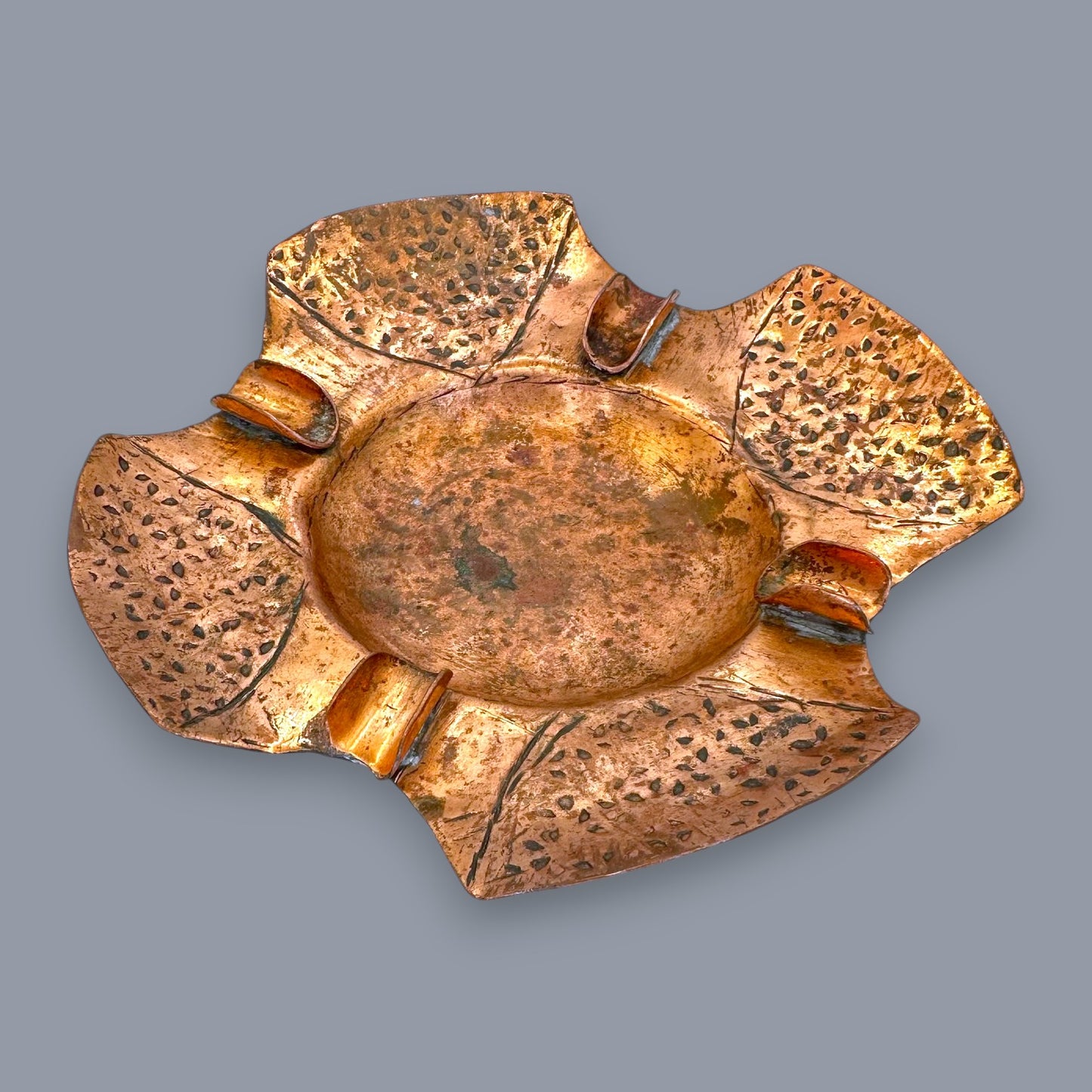 Hammered Copper Ashtray - Vintage Brutalist Hand-Wrought Tobacciana
