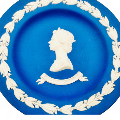 Vintage Blue Wedgwood Jasperware Queen Elizabeth II Commemorative Silver Jubilee Candy Dish In Blue and White, Circa 1977s