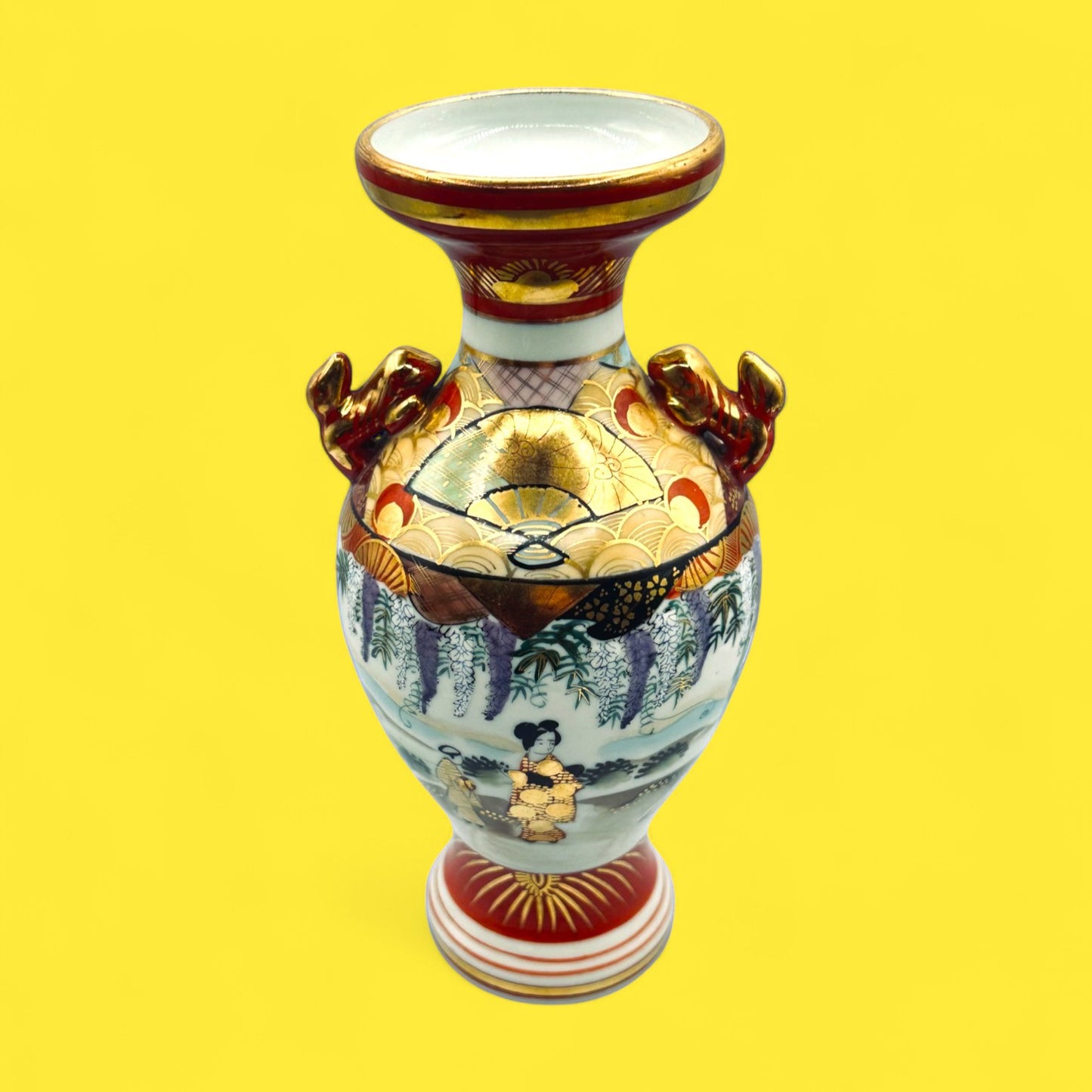 Meiji Period hand-painted Kutani vase with foo dog handles 25 cm tall