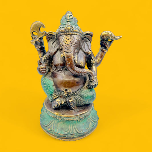 Vintage Brass Lord Ganesha Statue – Seated Hindu Deity Figurine with Patina