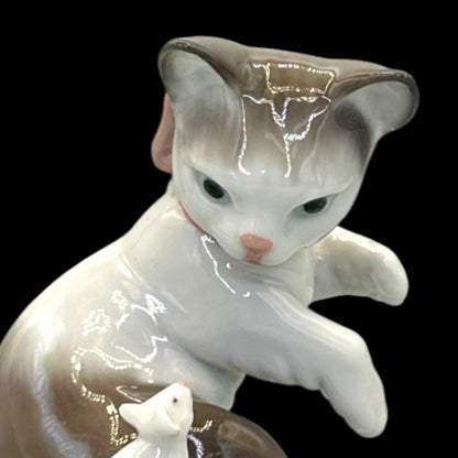 Lladro "Cat and Mouse" Porcelain Figurine – Model 5236, Vintage 1980s