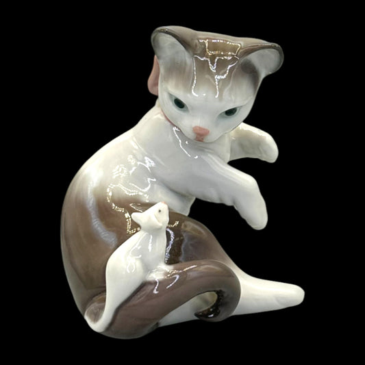 Lladro "Cat and Mouse" Porcelain Figurine – Model 5236, Vintage 1980s