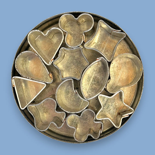 Vintage Miniature Cookie Cutter Set – 11 Shapes in Tin Case
