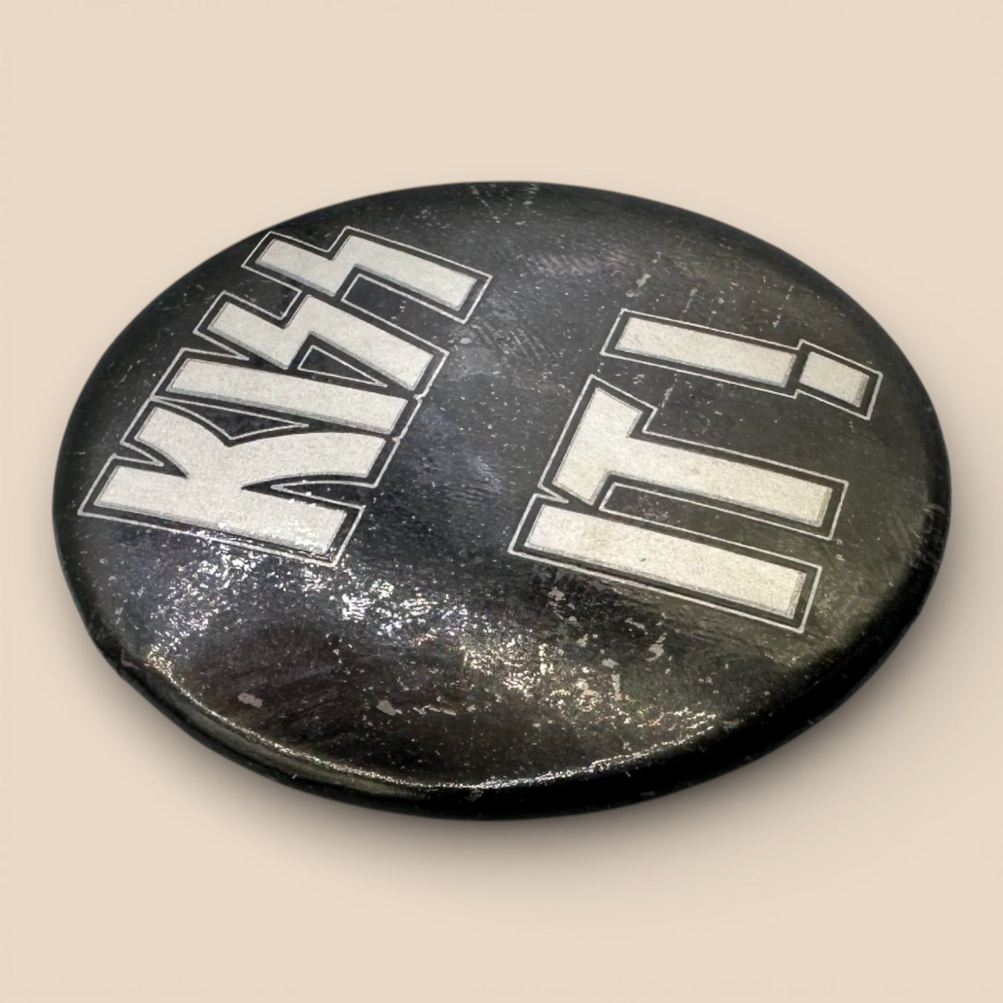 1990s KISS “KISS IT!” Vintage Rock Band Pinback